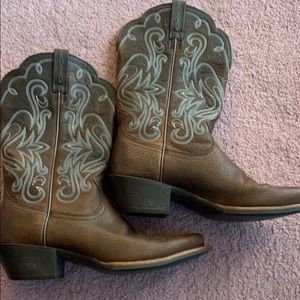 Women’s cowboy boots